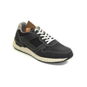 Scarpa modello sneaker lacci